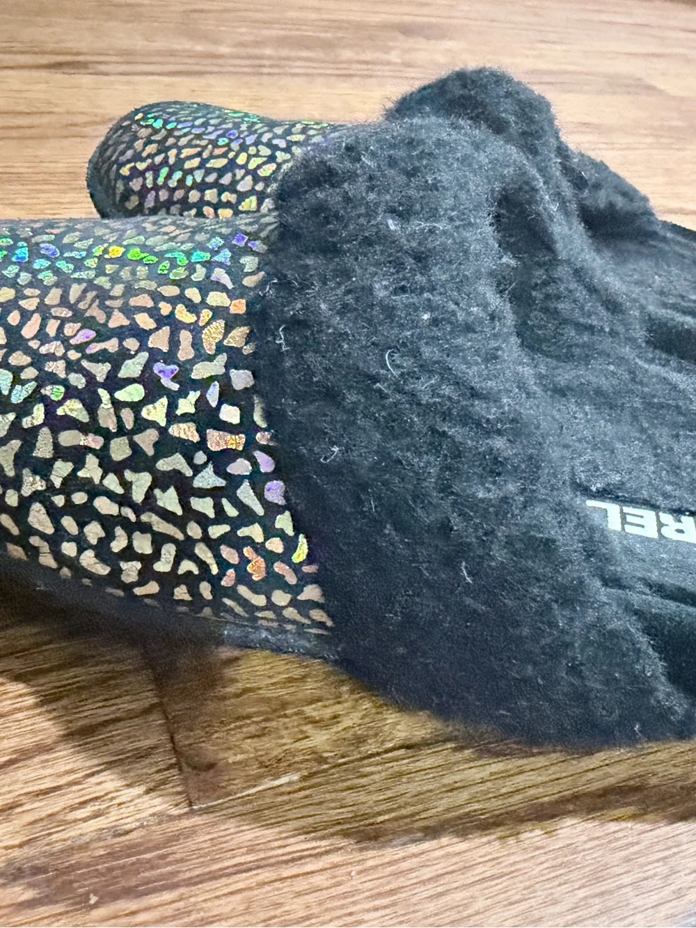 Sorel Black Faux-Fur Lined girls slippers | size 2